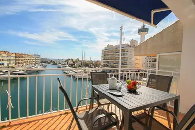 Image de Appartement avec vue magnifique, 2 chambres à coucher dans le port