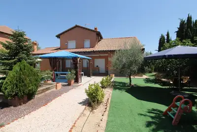 Image de Maison De La Vallee Vers Le Parc Warner Madrid
