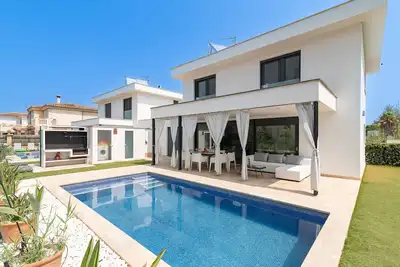 Image de Beach Villa Cosins 1 Mel for seven people with pool and Bbq