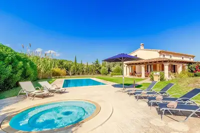 Image de Villa Can Lleida Valero for eigth people with pool and jacuzzi