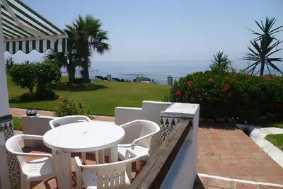 Image de Coastal Apartment with Direct Beach Access