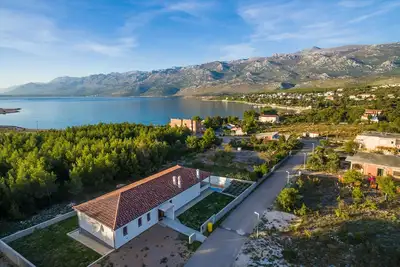 Image de Villa avec piscine près de la plage