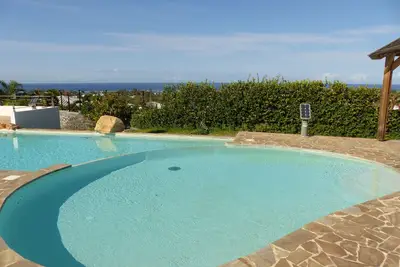 Spacieux T3 belle Piscine, Climatisé  vue Lagon reposant et calme