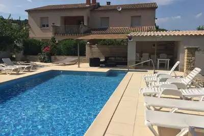 Image de Meublé de Tourisme classé 3*** dans Villa piscine proche d’Avignon