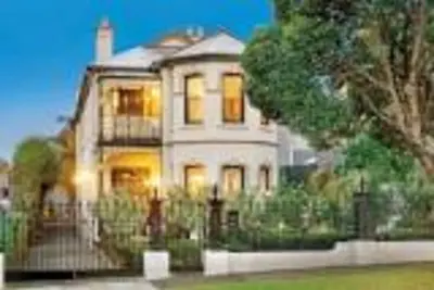 Image de Grande maison de luxe avec piscine à Melbourne à 8 km de la Cdb