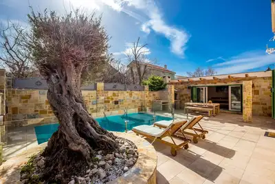 Image de Nouvelle villa moderne de luxe près de Zadar, piscine privée, plage à 50m de la maison