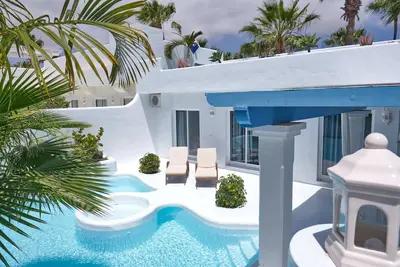Image de Villa Penelope avec piscine privée, jacuzzi et excellente orientation au soleil