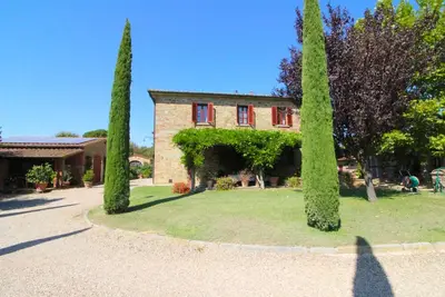 Image de Villa de campagne avec piscine privée, entre Castiglion Fiorentino et Foiano. Idéale pour des vacanc