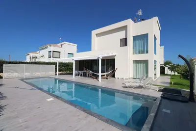 Image de Villa de luxe avec piscine privée et jacuzzi à 2 km d'Ortigia, en Sicile