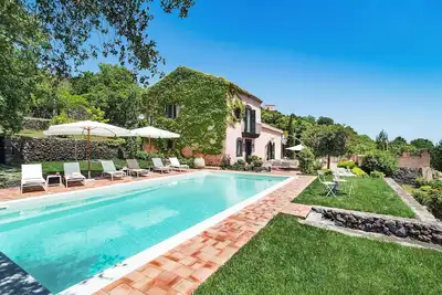 Chic Villa with enchanting atmospheres