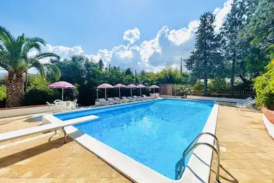 Image de Belle Villa Avec Piscine pour une utilisation Exclusive, à quelques km de la mer et de l'aéroport!