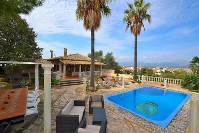 Image de Can Bisbe 187 villa traditionnelle avec piscine privée, vue imprenable, barbecue et tennis de table