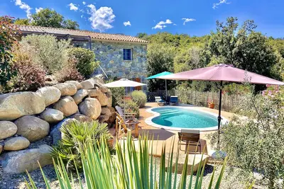 Image de Maison de campagne - Vue mer - Piscine privée (chauffée) 7 personnes
