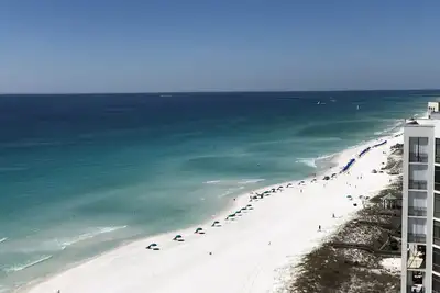 Image de Entièrement rénové en mars 2018, Gulf Front, Beautiful Sweeping Views!