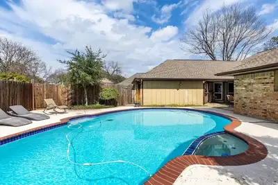 Image de Maison 4 chambres joliment rénovée avec piscine privée