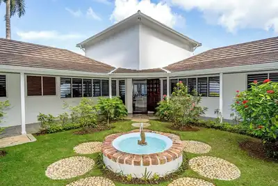 Image de Nouvelle liste! Villa privée w / vues majestueuses sur l'océan. Bassin. 10 min Plage. Wifi gratuit