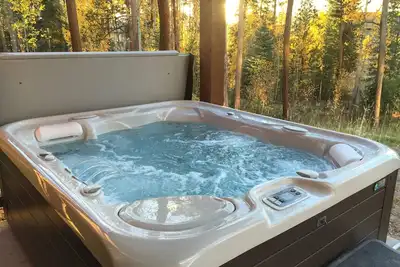 Image de Accueil sur 1 acre, 35min à Rmnp / Grand Lake, bain à remous, 2 maîtres, douche à vapeur