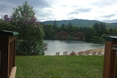 Image de Condo au bord du lac avec vue sur la montagne