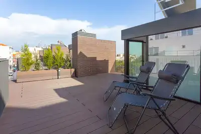 Image de Vues Urbaines Maison De Ville Infante 4 Niveaux Terrasse PRIVÉE Et Garage PRIVÉ Pour Deux