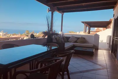 Image de Villa de 4 chambres avec des vues incroyables, piscine et proche des terrains de golf et des commodités