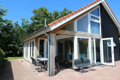 Image de Westerduyn 2 villa de luxe dans un emplacement privilégié sur la plage de la mer du Nord