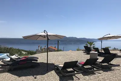 Image de Piscine à débordement, 3 zones d'appartements, tout neuf! ! !