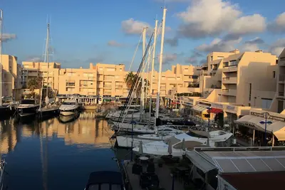 Image de Quai honneur vue mer T2 4 pers refait a neuf port de bormes piscine parking