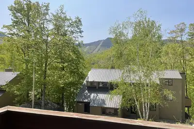 Image de Maison de ville mise à jour et propre village de Loon sur rue calme