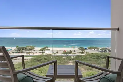 Image de Vue Sur La Plage - Eagle Beach - Levent Resort - Condo 2br Royal Beach View - Lv509