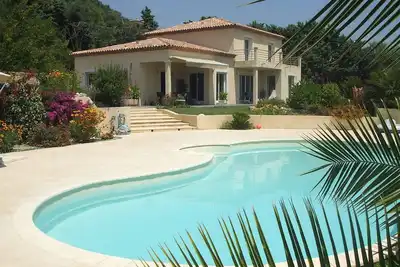 Image de Luxurious air-conditioned villa 230 m2 with 7x12m pool (27/32°) in Cannes