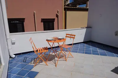 Image de Maison avec terrasse ensoleillée au cœur du village (rénovée en 2016 ).