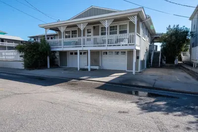 Image de Cottage de plage classique pour animaux de compagnie Oceanfront récemment rénové!