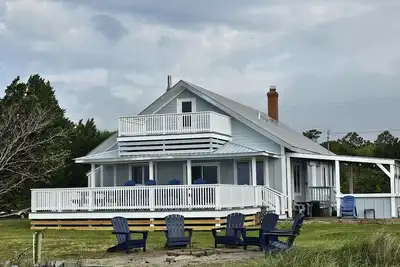 Image de Maison récemment rénovée, familiale et accueillante pour les animaux de compagnie sur Core Sound