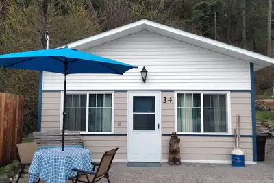 Image de The Cottage. . . Passerelle vers le parc Glacier, marcher jusqu'au lac Flathead