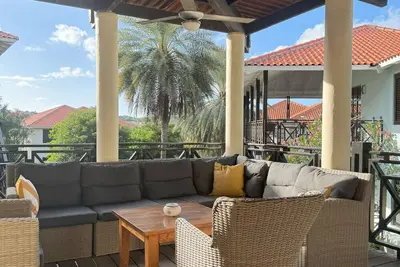 Image de Palmbeach * Piscine * Golf * Tennis *  3 chambres à coucher * 2. 5 salles de bain