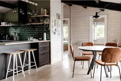 Image de Maison d'été familiale avec vue sur l'océan sur une grande propriété non perturbée
