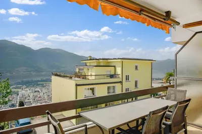 Image de Nice, moderne meublé appartement de 2, 5 pièces avec bar petit-déjeuner à Orselina, s