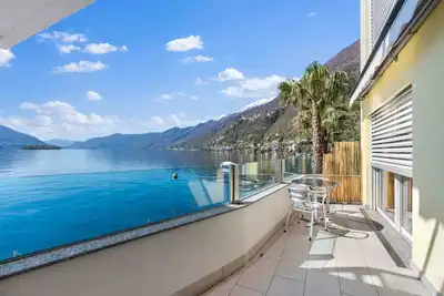 Image de Charmant et moderne appartement de 3. 5 pièces (90m2) dans la résidence Acapulco à Port