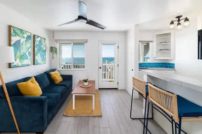 Image de Admirez les vues sur l'océan à vol d'oiseau de Pacific Villas Unit Four