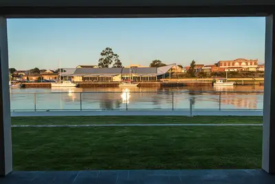 Image de Ulverstone Waterfront Apartments