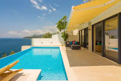 Hedera Estate, Villa Hedera Vi