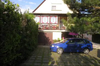Image de Maison de vacances avec un grand jardin, WiFi et machine à laver