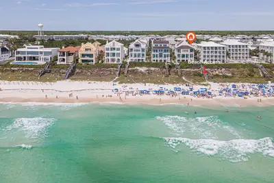 Image de 6br Beach Home avec vue sur le golfe et la piscine à débordement privée à quelques pas de la plage