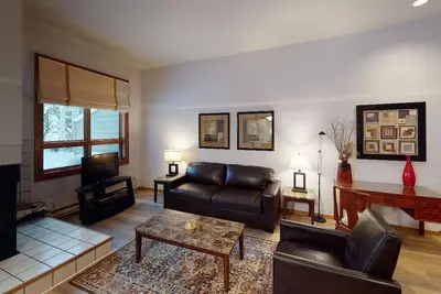 Image de Pittoresque 1 chambre Condo situé dans Cascade Village! Économies d'été maintenant!