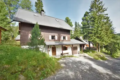 Image de Lodge confortable à 1700m avec sauna et bain à remous, directement dans la région de ski et de randonnée!