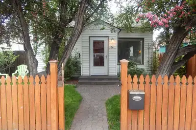 Image de Premier Lieu Près de la rivière, centre-ville, du Vieux Moulin et tous vos Brasseries préférées