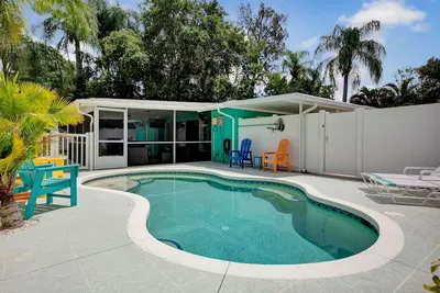 Image de Piscine privée d'eau salée chauffée près de Siesta Key, centre-ville de Sarasota, Gulfgate