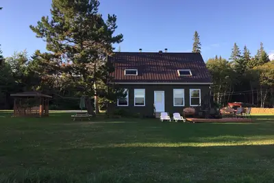Image de Homeport \"Aft\" 4 Seasons Cottage-Vues sur l'océan et la vie privée à quelques minutes du traversier - N. -É.