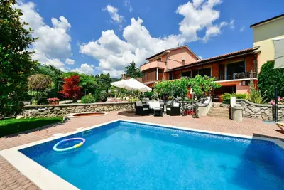 Image de Agréable appartement pour 8 personnes avec piscine privée, Wifi, Tv et terrasse