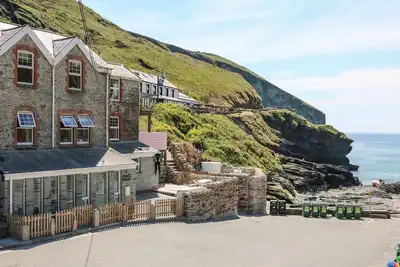 Image de Gull Rock, Trebarwith Strand